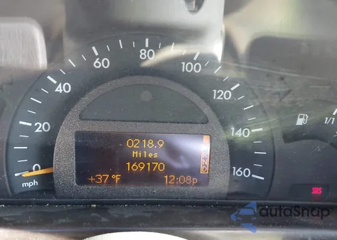 2004 Mercedes-Benz C 240 z USA, uszkodzony, nr VIN WDBRF61J14E018790